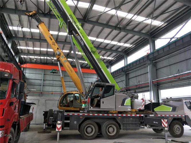 咸丰县高空车出租需要注意哪些安全事项？